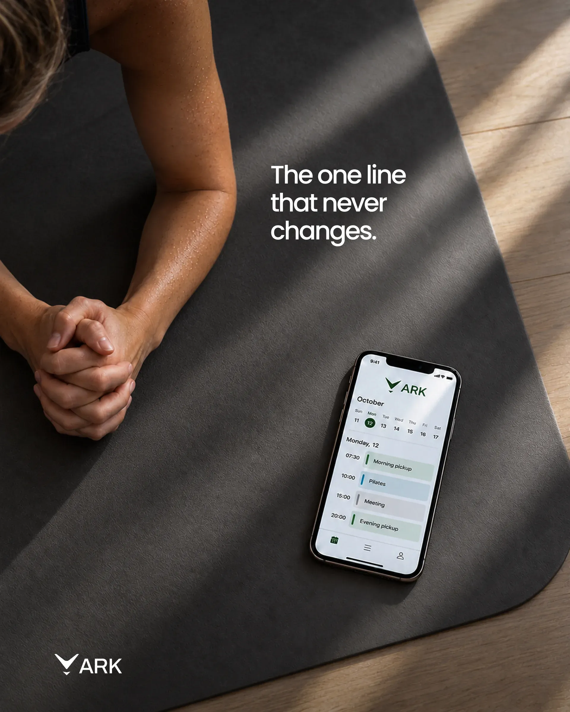 ARK gönderisi: “The one line that never changes.”, masada ARK uygulaması açık bir telefon