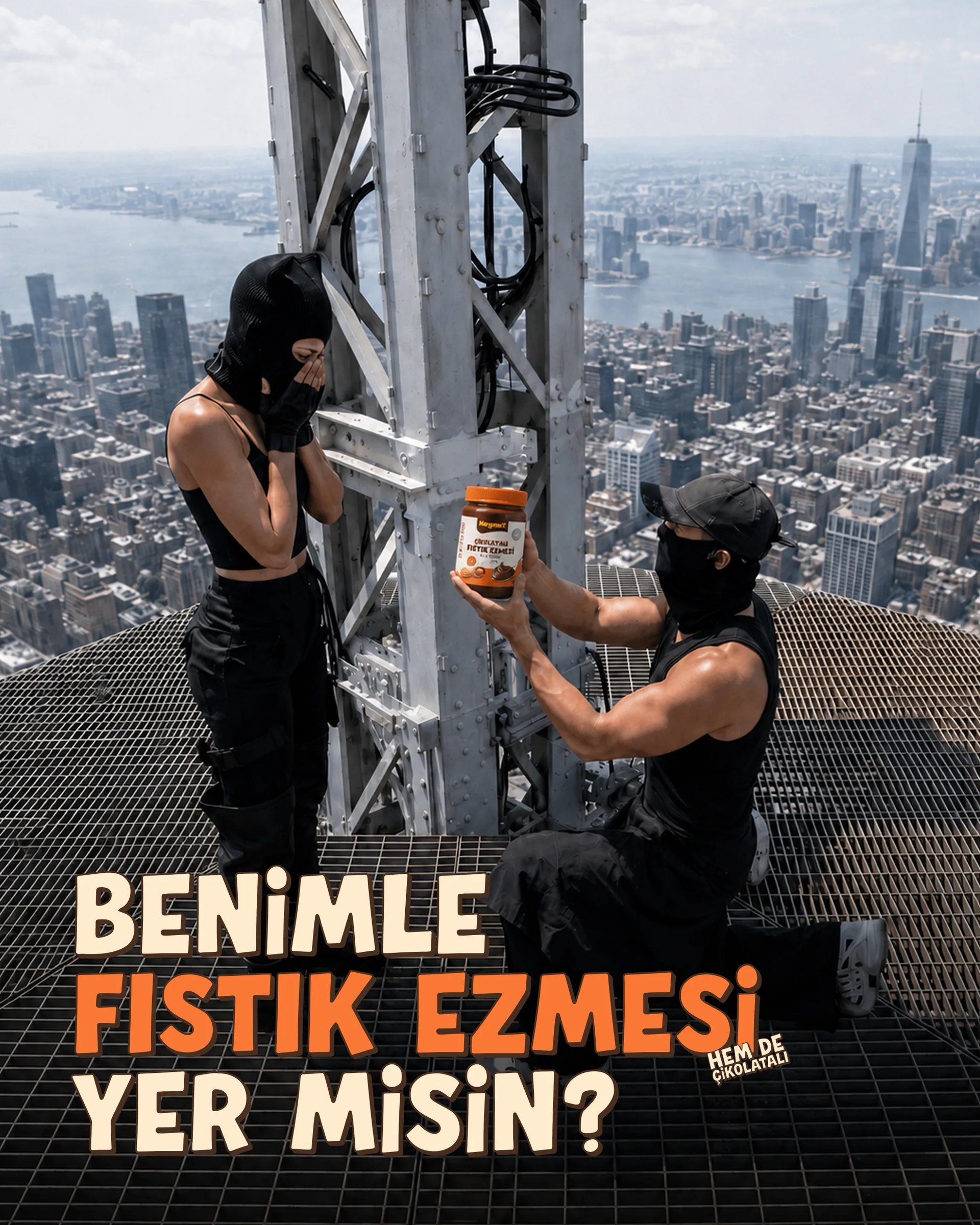 Heynut gönderisi: “Benimle fıstık ezmesi yer misin?”, gökdelenin tepesinde kavanozla yapılan evlenme teklifi